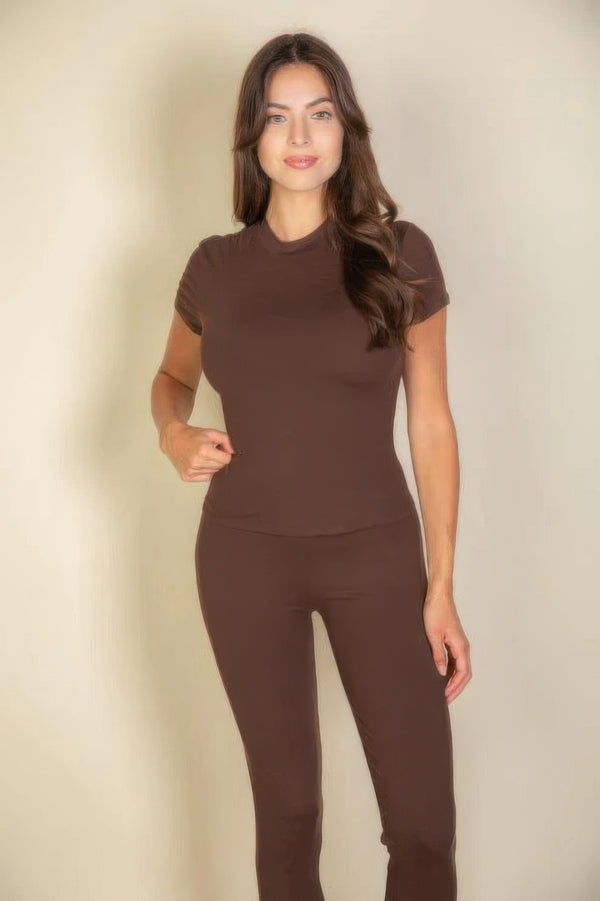 Brown short-sleeve round-neck fitted T-shirt