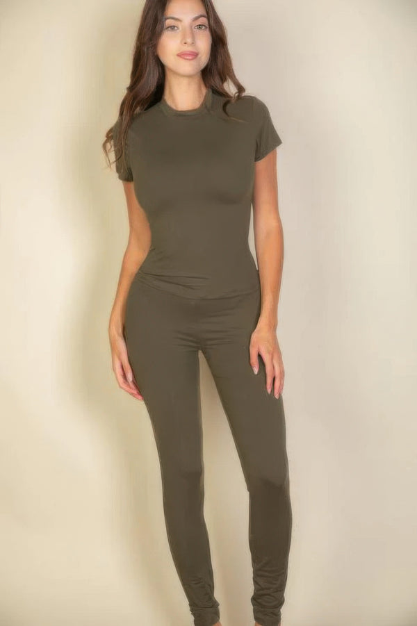 Fitted short-sleeve round neck T-shirt in dark olive green